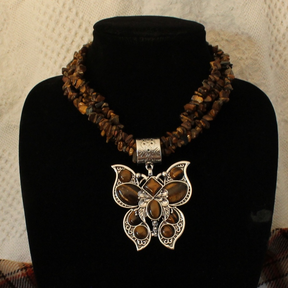 NEW IN BOX - Tiger’s Eye Necklace